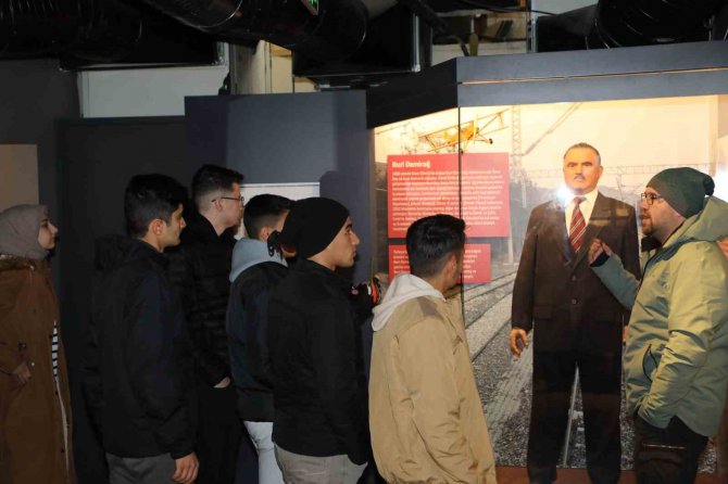 Sınava Hazırlanan Depremzede Öğrenciler Yks İçin Motivasyon Depoladı