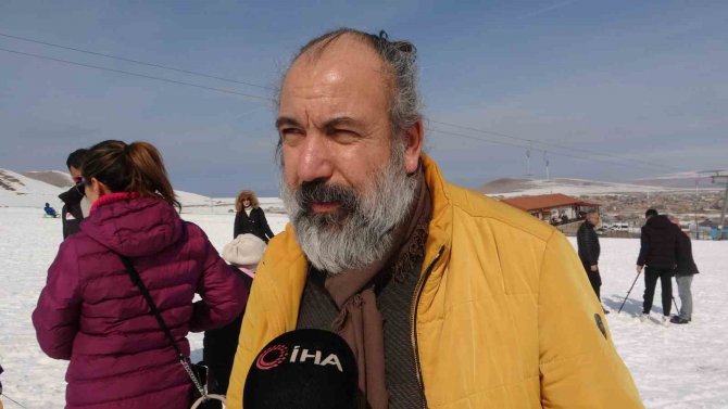 Depremzede Çocuklar Bir Günlüğüne De Olsa Depremi Unuttu