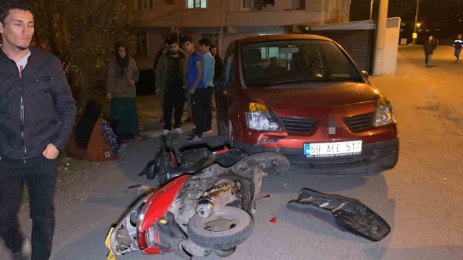 Çorlu’da Trafik Kazası: Motosiklet Sürücüsü Yaralandı
