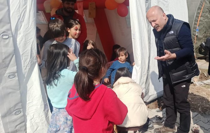 Vali Varol Konteynır Kenti Ziyaret Etti
