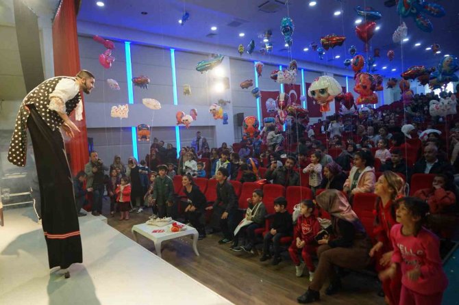 Depremzede Aileler Ve Çocuklar, Düzenlenen Eğlencede Moral Buldu