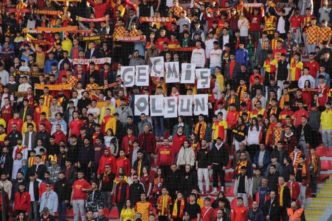 Göztepe Ve Başakşehir Depremzedeler İçin Karşılaştı