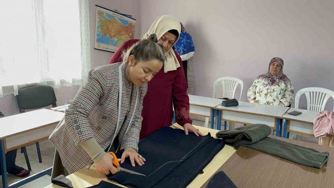 Kursiyerlerden Depremzedeler İçin Yardım Seferberliği