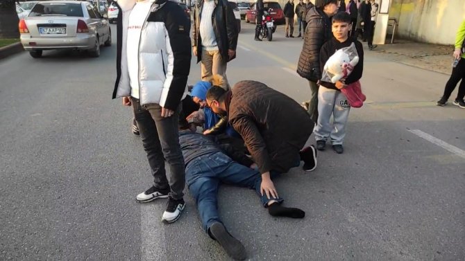 Zonguldak’ta Otomobil Yayalara Çarptı: 2 Ağır Yaralı