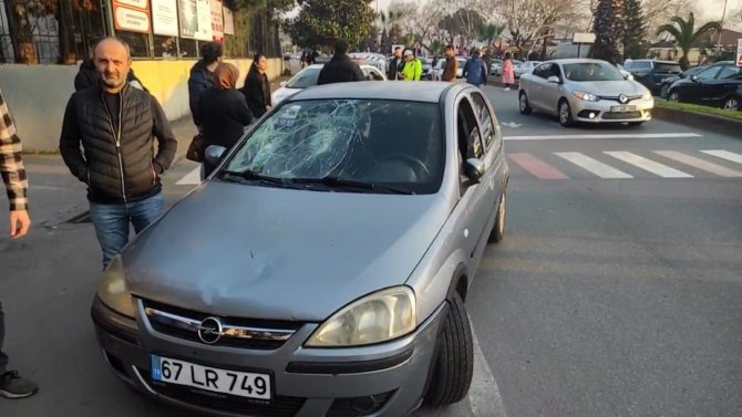 Zonguldak’ta Otomobil Yayalara Çarptı: 2 Ağır Yaralı