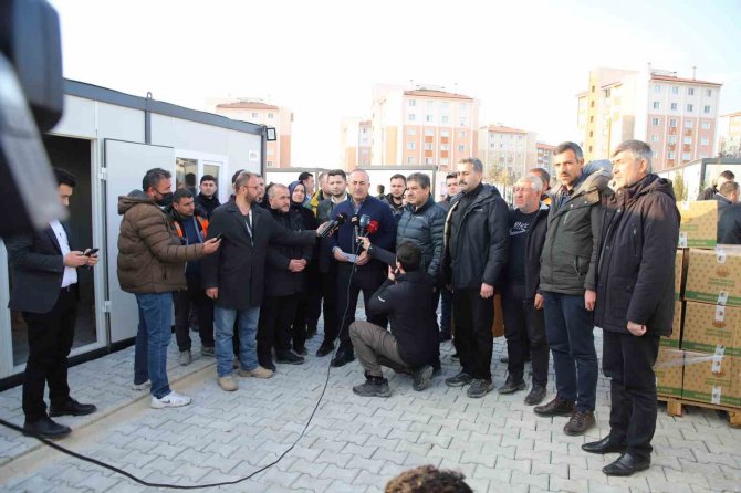 Dışişleri Bakanı Çavuşoğlu: "15 Bin 725 Civarında Konteynerin Türkiye’ye Gelmesi İçin Planlamaları Yaptık"