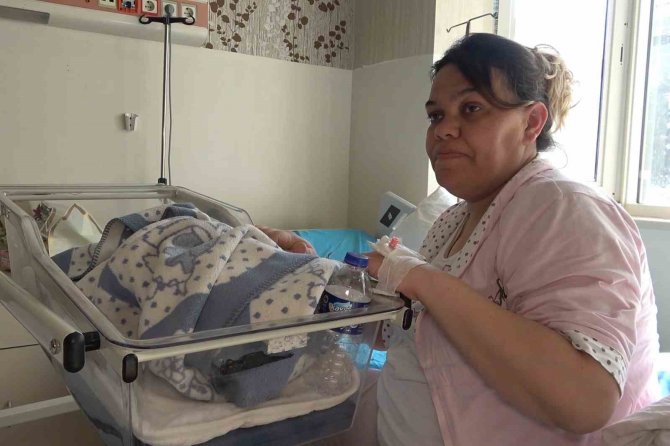 Depremzede Kadın, Bebeğini Kırıkkale’de Dünyaya Getirdi