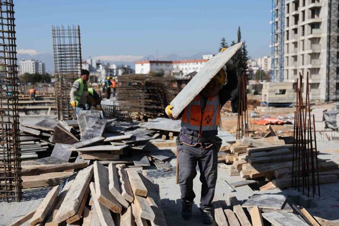 Güneş Mahallesi’nde 4 Bloğun Kaba İnşaatı Tamamlandı
