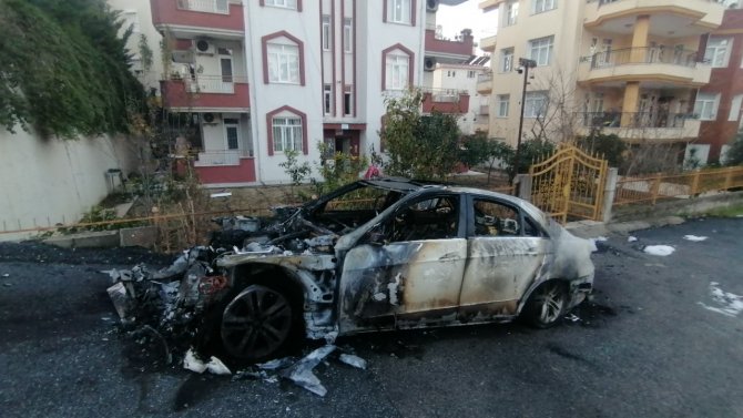 Lüks Otomobili Filmleri Aratmayacak Senaryo İle Yakan Şahıs Yakalandı