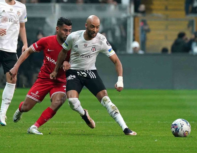 Spor Toto Süper Lig: Beşiktaş: 0 - Antalyaspor: 0 (İ̇lk Yarı)