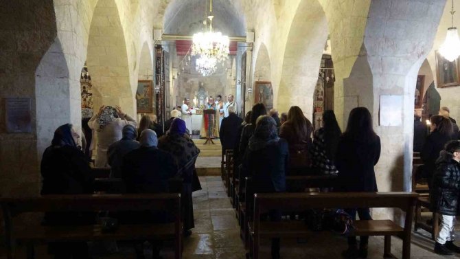 Mardin’de Dinler Farklı Olsa Da Dualar Aynı