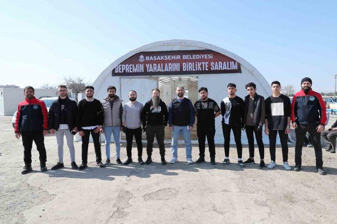 Başakşehirli Berberlerden Afet Bölgesinde Anlamlı Hizmet