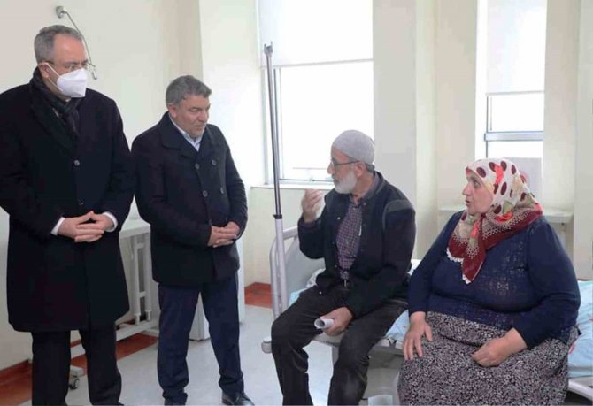 Depremzedeleri Hastanede Yalnız Bırakmadılar