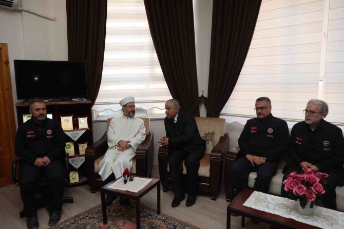 Başkan Erbaş’tan Malatya Hacı Bektaş Veli Kültür Merkezi Vakfı’na Ziyaret