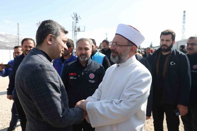 Diyanet İ̇şleri Başkanı Erbaş, Malatya’da İncelemelerde Bulundu