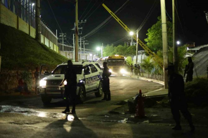 El Salvador’da Amerika Kıtasının En Büyük Hapishanesi Açıldı