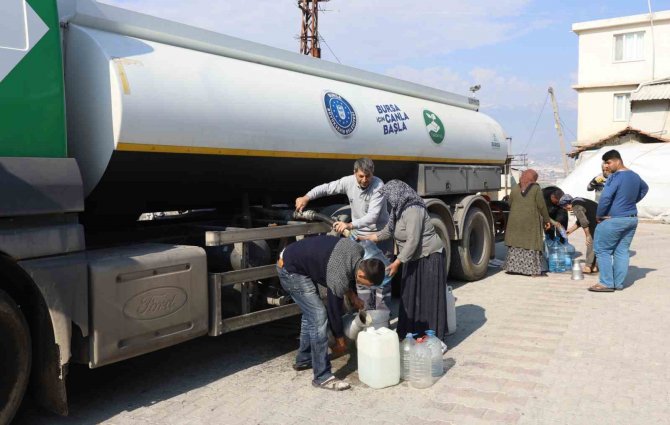 Su Tankerleri Depremzedeler İçin Sahada