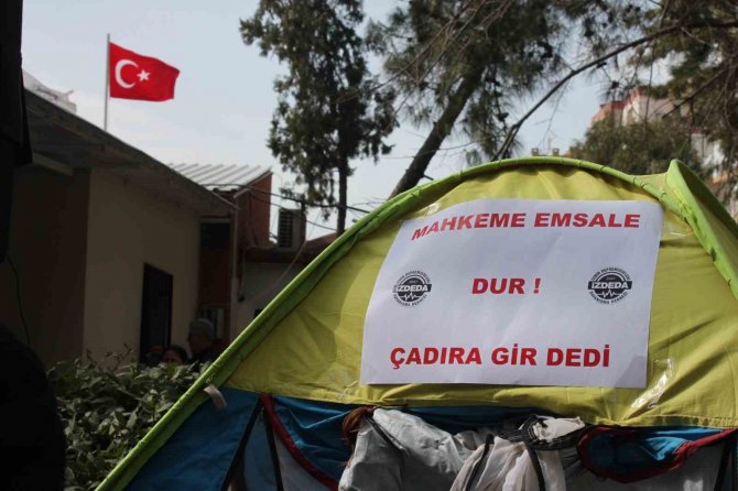 İ̇zmirli Depremzedelerden Kefenli "Emsal Artışı Kararı" Tepkisi
