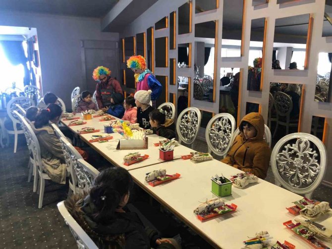 Depremzedeler Yemek Organizasyonunda Buluştu