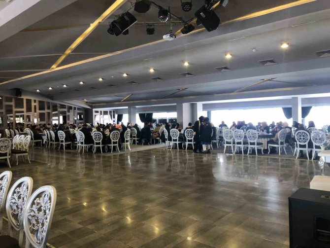 Depremzedeler Yemek Organizasyonunda Buluştu