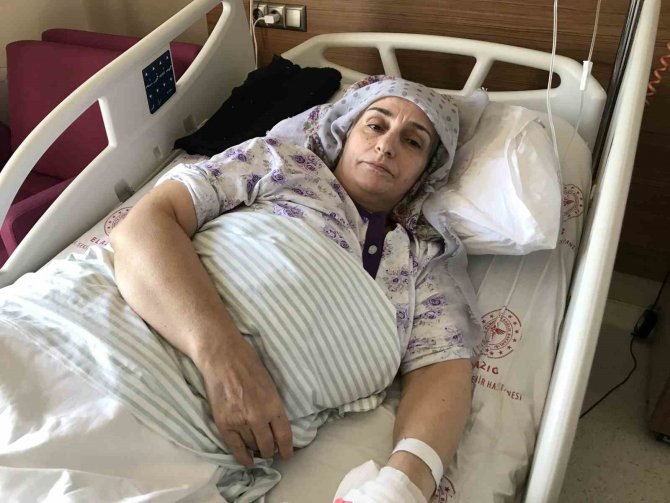 33 Saat Sonran Enkazdan Çıkartılan Gülmez, “Afad’ın Işığını Görünce Ağladım”