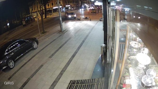 İ̇ki Çocuğun Ağır Yaralandığı Kaza Kameralara Yansıdı