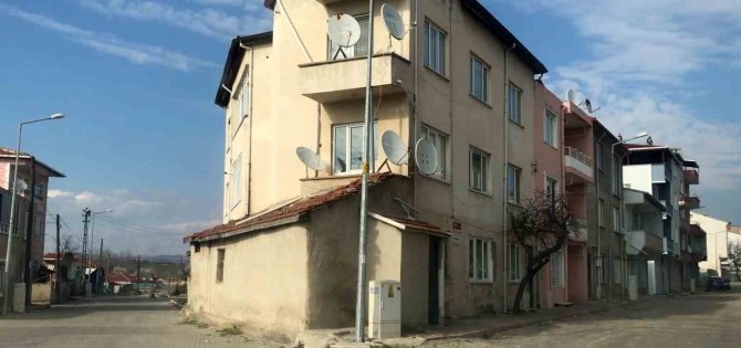 Uzmanlar İ̇stanbul Depremi İçin Uyardı: “İ̇stanbul’da 2000 Yılı Öncesi Binaların İvedilikle Güçlendirilmesi Gerek”