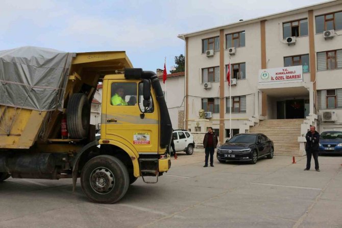 Köylülerden Deprem Bölgesine Odun Desteği