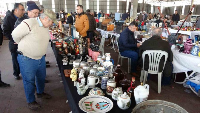 Kütahya’da İlk Kez Kurulan Antika Pazarı İlgi Gördü