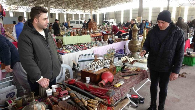 Kütahya’da İlk Kez Kurulan Antika Pazarı İlgi Gördü