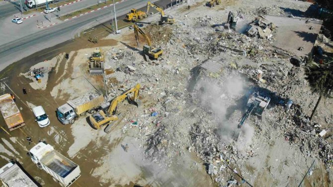 Depremin 21’inci Gününde Enkaz Çalışmaları Havadan Görüntülendi