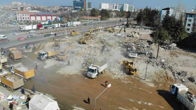 Depremin 21’inci Gününde Enkaz Çalışmaları Havadan Görüntülendi