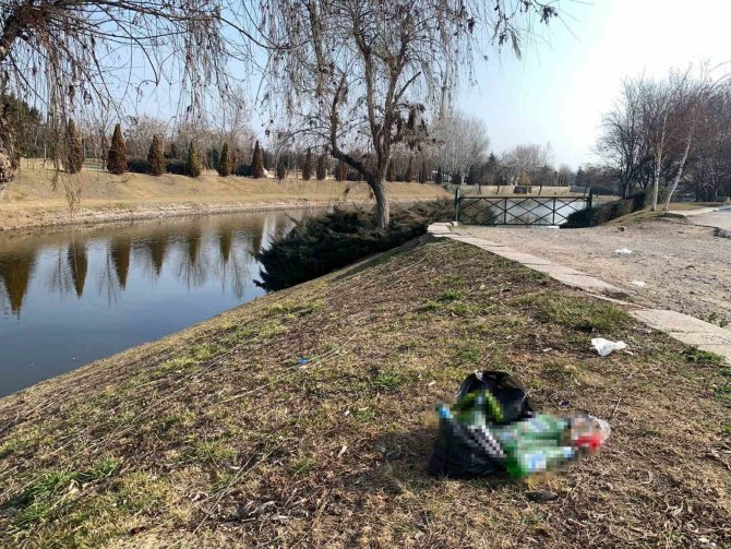 Sorumsuzca Atılan Çöpler Eşsiz Porsuk Manzarasına Gölge Düşürüyor