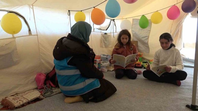 Türkiye Diyanet Vakfı Depremzedelerin Yaralarını Sarıyor