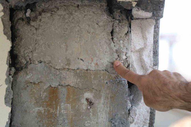 Korkutan İddia: Kolonlarına Ekleme Yapılan Binaya ‘Az Hasarlı’ Raporu Verildi