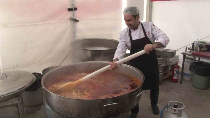 Ümraniye Belediyesi Hatay’da Aşevi Açtı