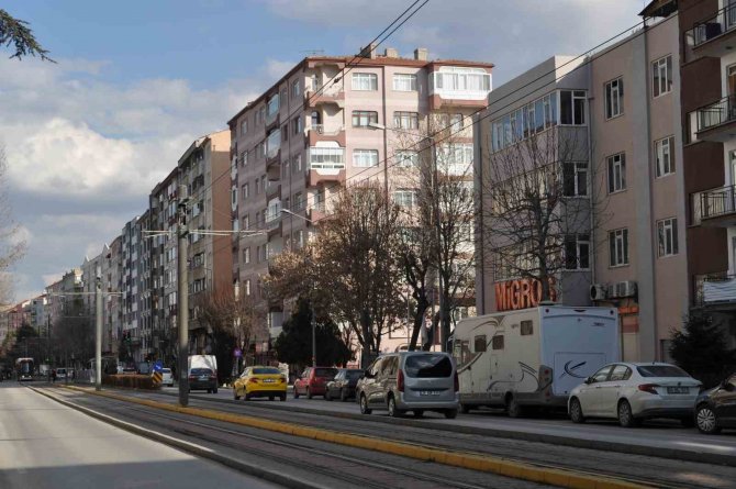 Emlakçılar Müstakil Ve Az Katlı Evlerde Yaşanan Yüksek Talebi Karşılamakta Zorluk Çekiyor