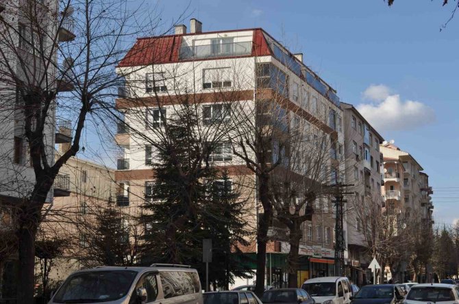 Emlakçılar Müstakil Ve Az Katlı Evlerde Yaşanan Yüksek Talebi Karşılamakta Zorluk Çekiyor