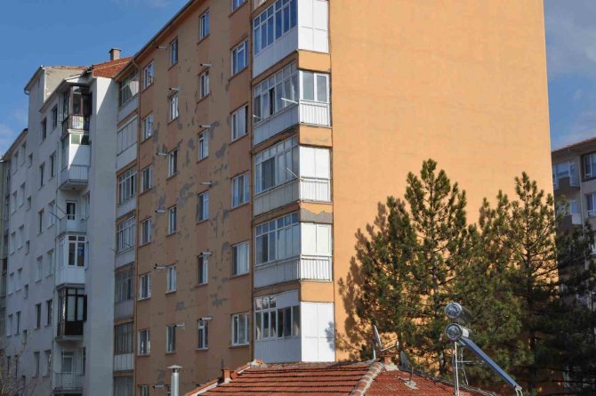 Emlakçılar Müstakil Ve Az Katlı Evlerde Yaşanan Yüksek Talebi Karşılamakta Zorluk Çekiyor