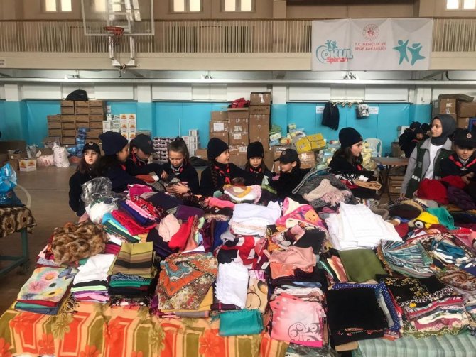 Yozgat’ta Öğrenciler Depremzede Çocuklara Oyuncaklarını Gönderdi