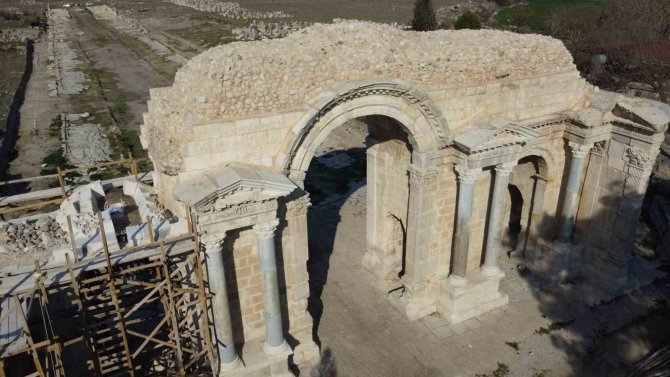 7 Bin 500 Yıllık Anavarza Antik Kent Depremi Az Hasarla Atlattı