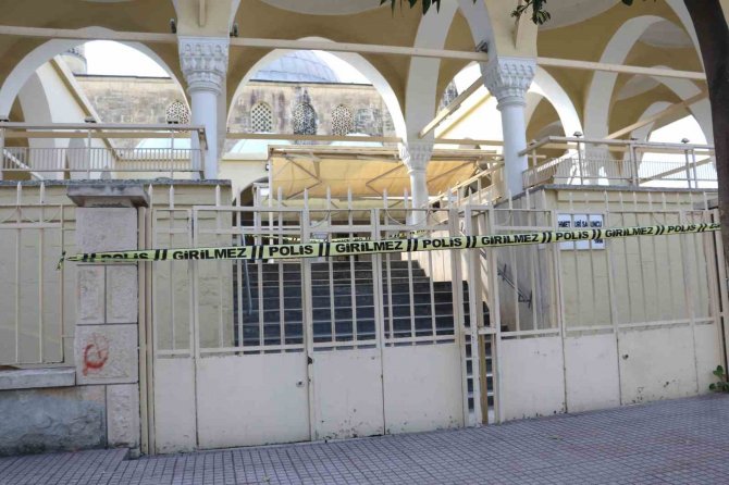Adana’da 150 Cami Minaresi Ağır Hasar Aldı