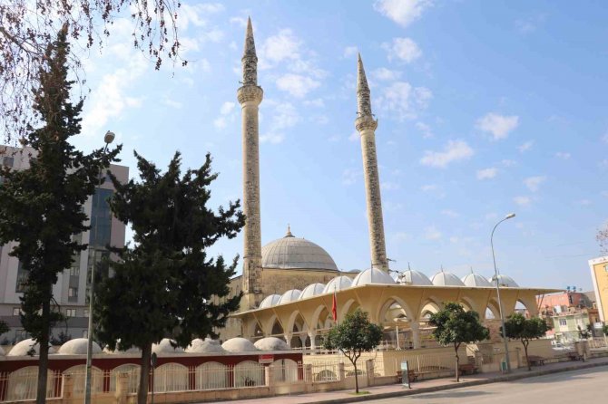 Adana’da 150 Cami Minaresi Ağır Hasar Aldı