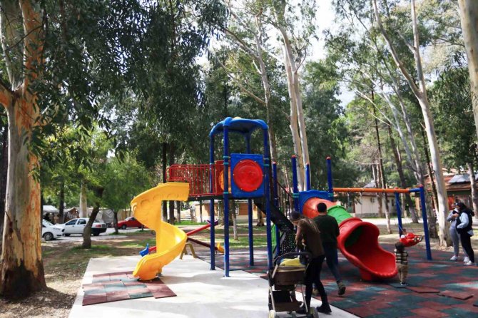 Akyaka’da Depremzede Çocuklar İçin Oyun Parkı