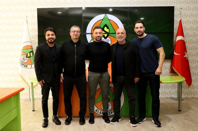 Alanyaspor, Teknik Direktör Farioli İle Yolların Ayrıldığını Açıkladı