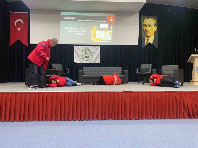Göndak Doğal Afetler İle İlgili Gönen Halkına Eğitim Verdi