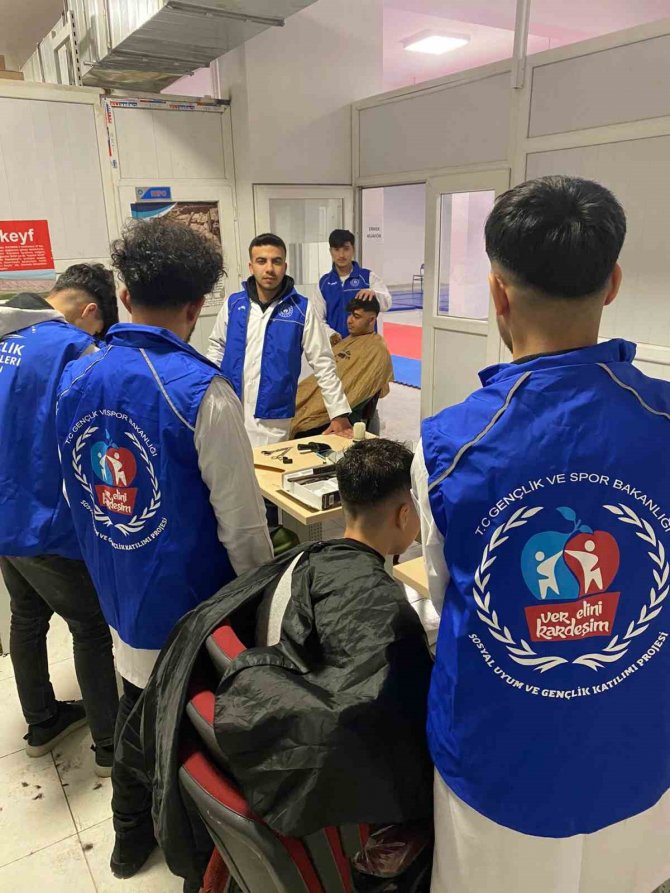 Batman’da Depremzedelere Kuaförlük Hizmeti