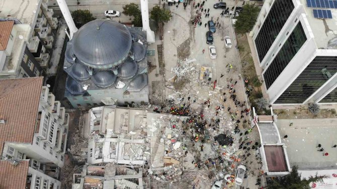 Malatya’da Arama Kurtarma Çalışmaları Dron İle Görüntülendi