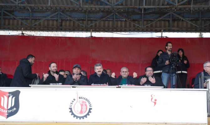 Belediye Kütahyaspor Depremzedeler İçin Sahaya İndi