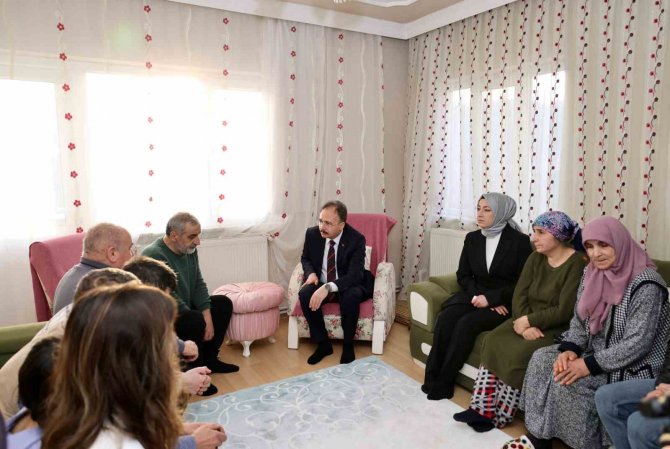 Vali Kızılkaya, Bilecik’e Yerleşen Depremzede Aileler İle Bir Araya Geldi